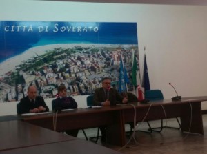 Da sinistra, Bigagnuoli, Chiaravalloti e Mottola Di Amato nella conferenza stampa di ieri sera