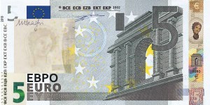 Entra in circolazione la nuova banconota da 5 euro