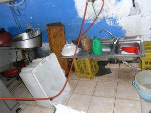 Asp Catanzaro: Sequestrate oltre 36.000 Kg di conserve vegetali abusive a Lamezia Terme