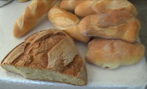 VIDEO | Preparare un buon pane, con ingredienti totalmente naturali e genuini, si può