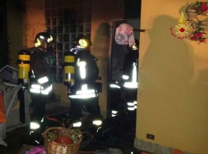 Catanzaro – Incendio all’interno di una villa, residenti in salvo
